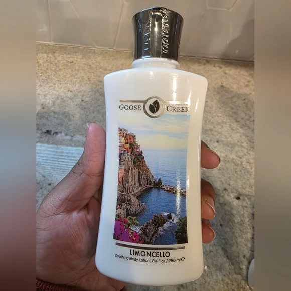 Goose Creek Body Lotion Set Of 3 - Pina Colada, Lavender Vanilla, Limoncello - Picture 6 of 9